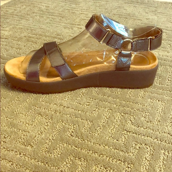 vionic shoes wide width